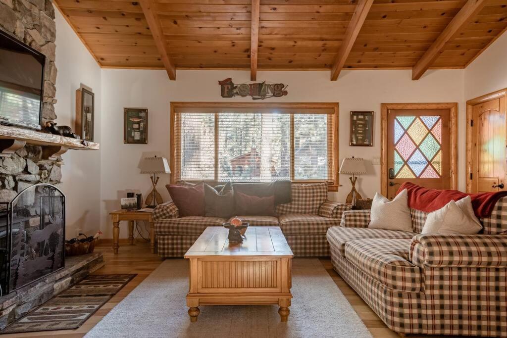 Hot Tub*Kids Room*Family Cabin Big Bear City Exterior photo