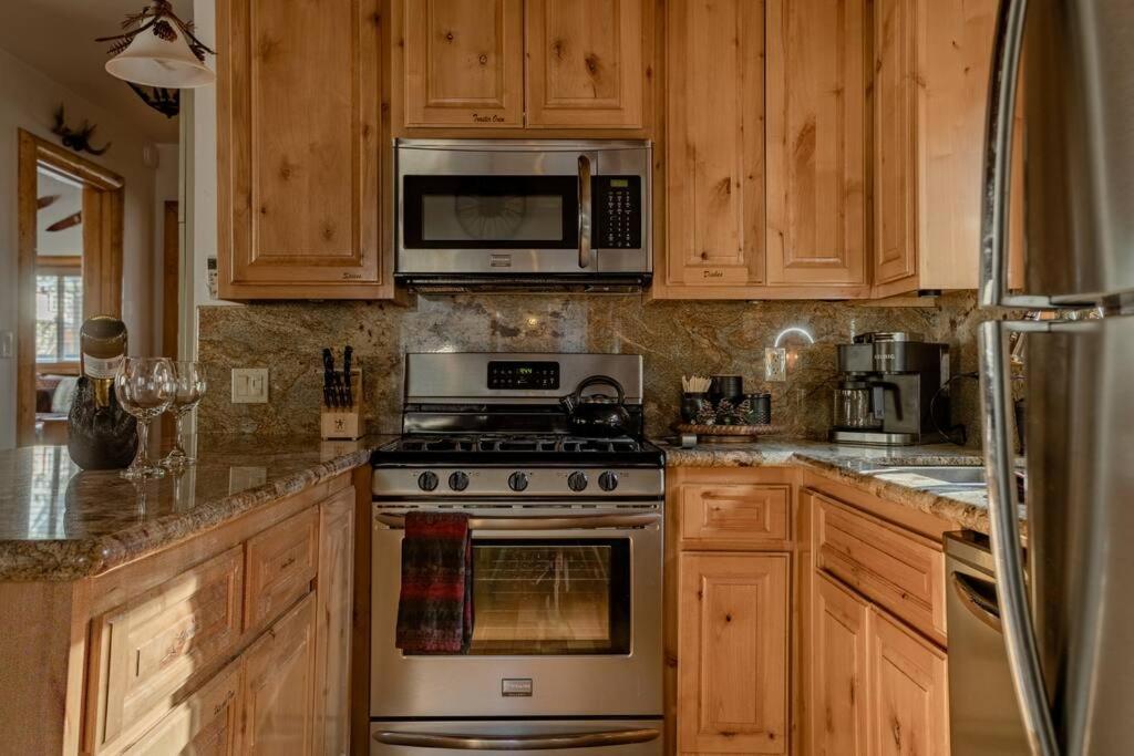 Hot Tub*Kids Room*Family Cabin Big Bear City Exterior photo